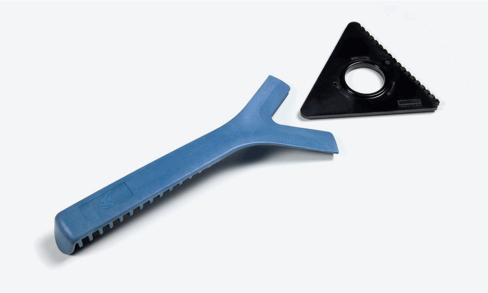 Multifunctional ice scraper