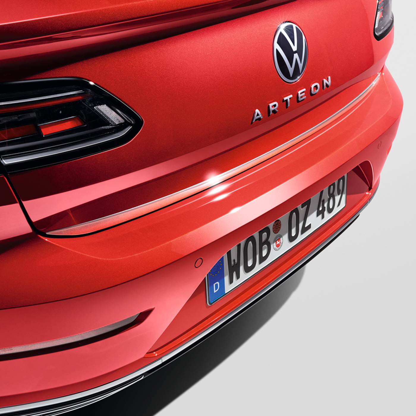 Volkswagen Genuine protective strip for the tailgate chrome look