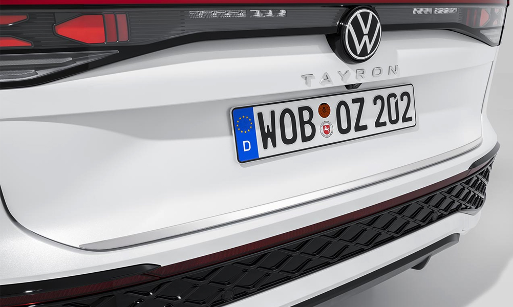 Volkswagen Genuine protective strip for the tailgate