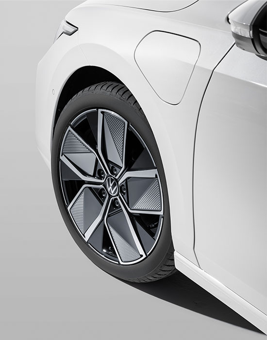 Wheel design trims “Silver Dots”