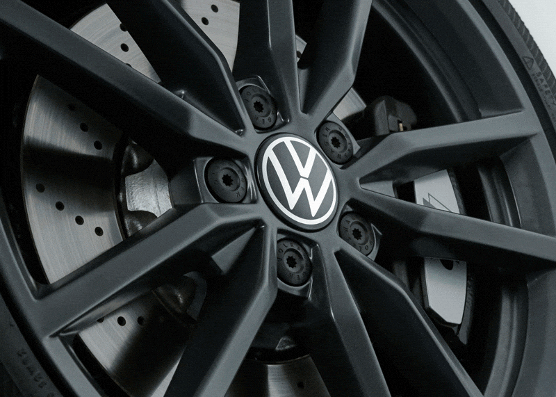 Volkswagen Genuine Dynamic hubcaps with Volkswagen logo